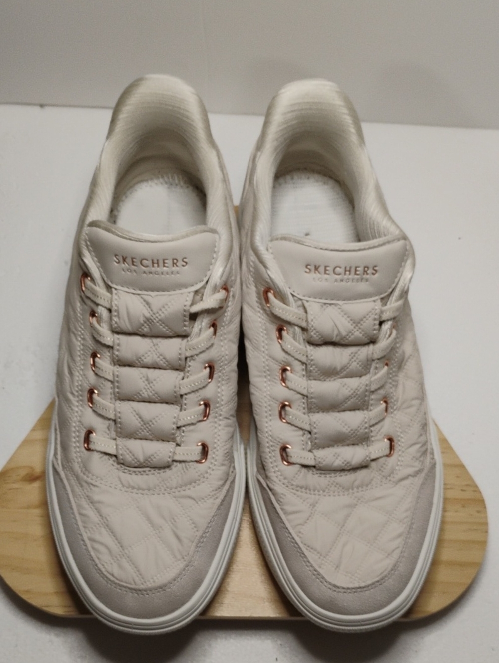 Skechers Men's Cream Quilted Sneakers with Rose Gold Eyelets